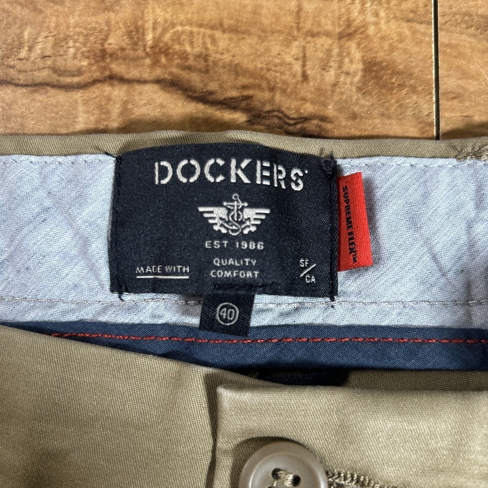 NWT Dockers Shorts Men's 40 Ultimate Supreme Flex 9" Khaki Chinos Stretch Casual - Picture 5 of 10